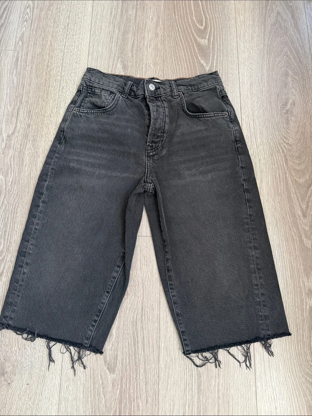 We The Free People Black Long Shorts Capri Jean Shorts Size 25